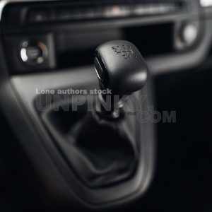 Manual gearbox handle in the car