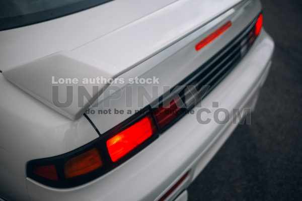 sport_car_rear_spoiler_and_taillight