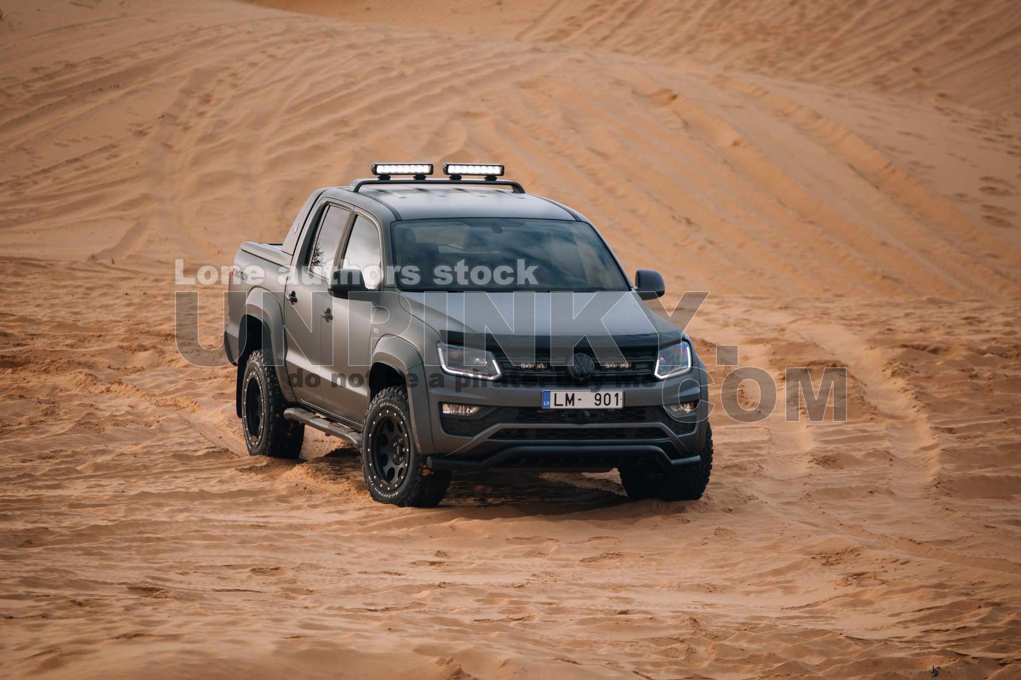 Volkswagen Amarok Aventura 4MOTION 3.0 V6 TDI near breakage of canyon ...